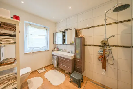 Badezimmer EG