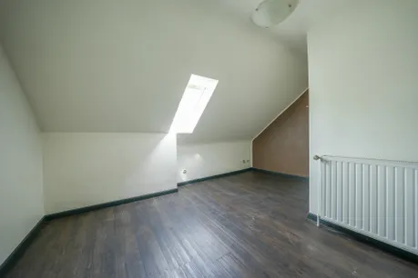 Räumlichkeit 9