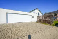 Extra breite Garage