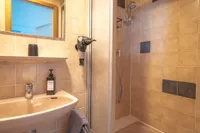 Badezimmer 2