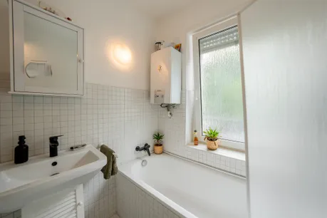 8 Badezimmer OG