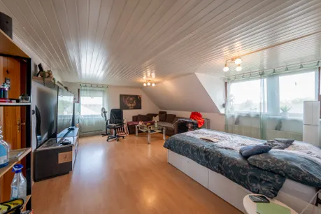12 Wohnzimmer DG