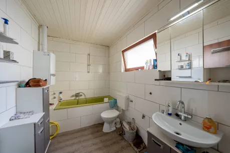 8 Badezimmer EG