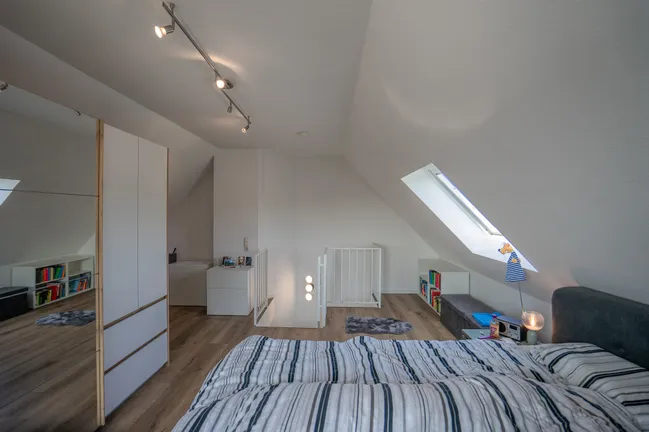 Schlafzimmer DG