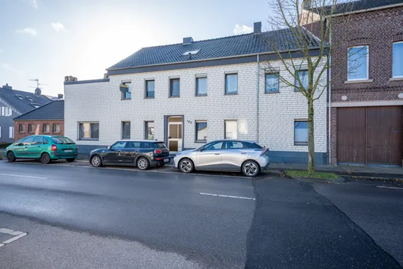 Gepflegtes Mehrfamilienhaus mit Charakter und Entwicklunsgmöglichkeiten