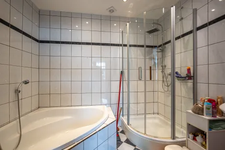 Badezimmer EG