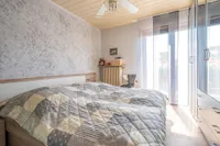 Schlafzimmer mit Zugang Balkon