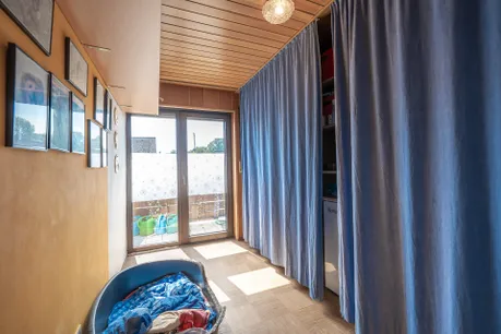 Zimmer mit Zugang Balkon