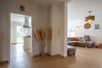 Blick in den offenen Wohnbereich