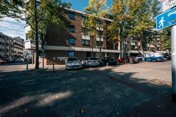 Zentrumsnah, werthaltig & zukunftssicher! Schönes                
8 Parteienhaus als Kapitalanlage