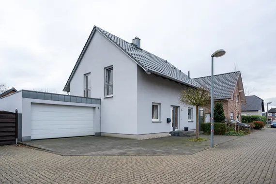 Ankommen und bleiben: Familienidyll in Erkelenz mit Garten & extra Wohnraum