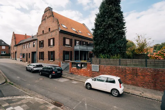 Kapitalanlage mit Seele: Historisches Mehrfamilienhaus & sichere Mieteinnahmen auf 336m² Wohnfläche