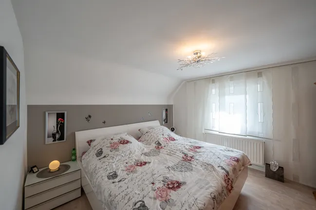 Schlafzimmer DG