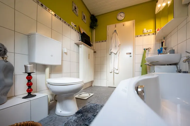 Badezimmer OG vorne