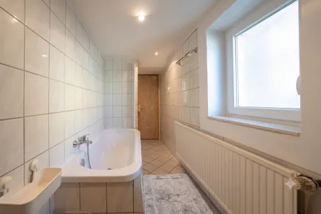 Badezimmer Vorderhaus KI generiert