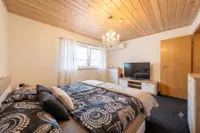 Elternschlafzimmer Hinterhaus KI generiert