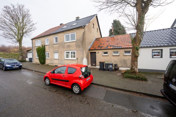 Charmante Doppelhaushälfte mit Ausbaureserve und vielseitigen Nutzungsmöglichkeiten auf 116m² Wfl.