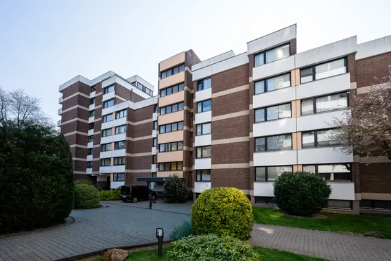 City-Living pur: Helles 39m² Raumwunder im 4. OG – Aufzug & Sonnenbalkon mit Weitblick!