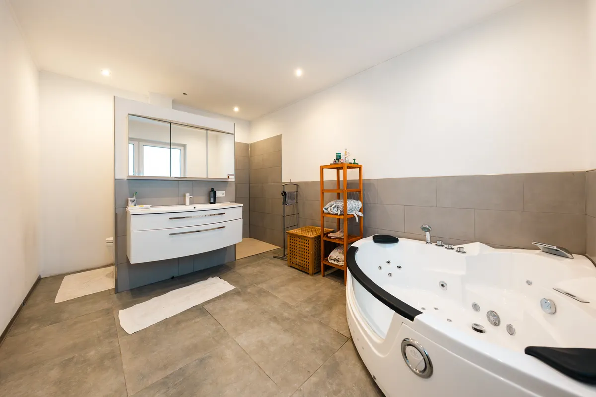 Badezimmer Elternschlafzimmer