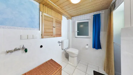 Waschküche mit WC