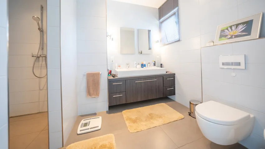 Badezimmer DG
