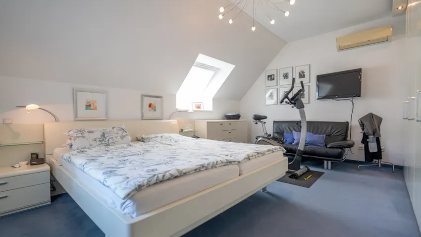 Schlafzimmer DG