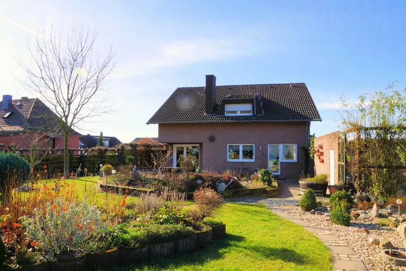 Rückansicht mit Garten