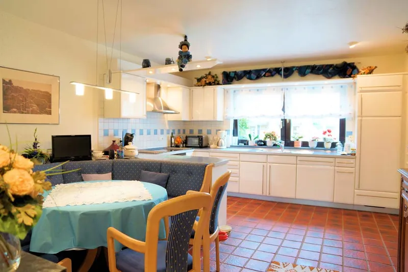 Küche und Essbereich