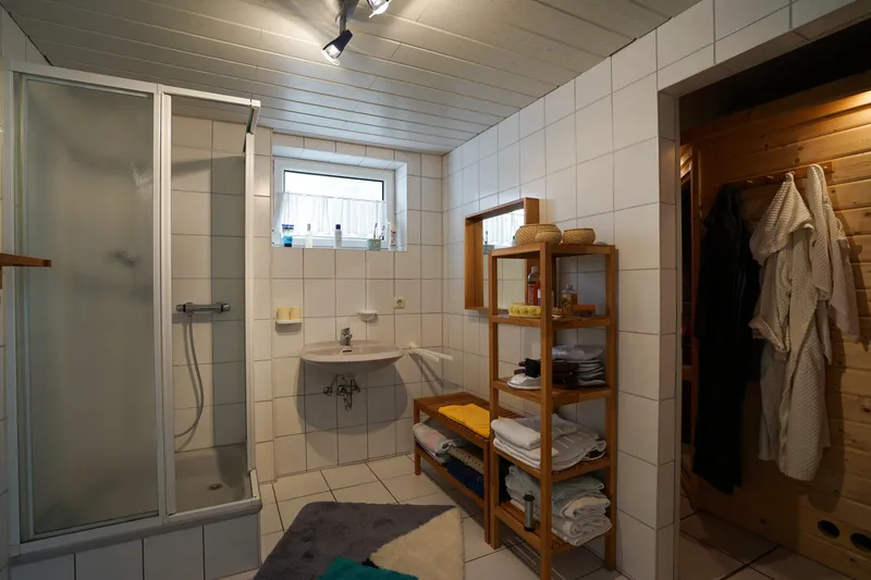 Dusche und Sauna