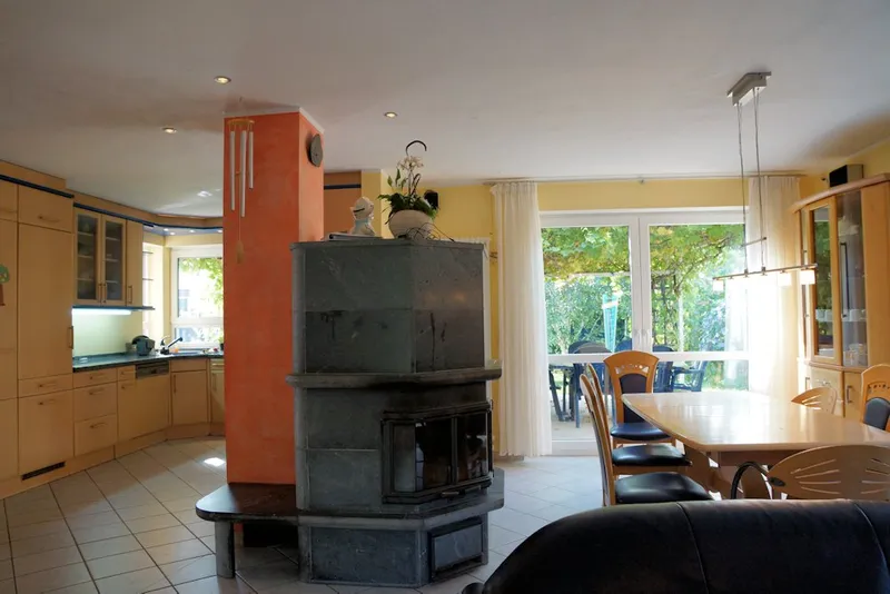 Küche und Esszimmer