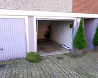 Garage  und  Hauseingang