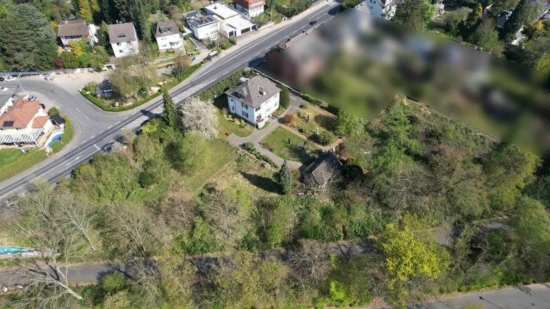 Wohnhaus & Grundstück