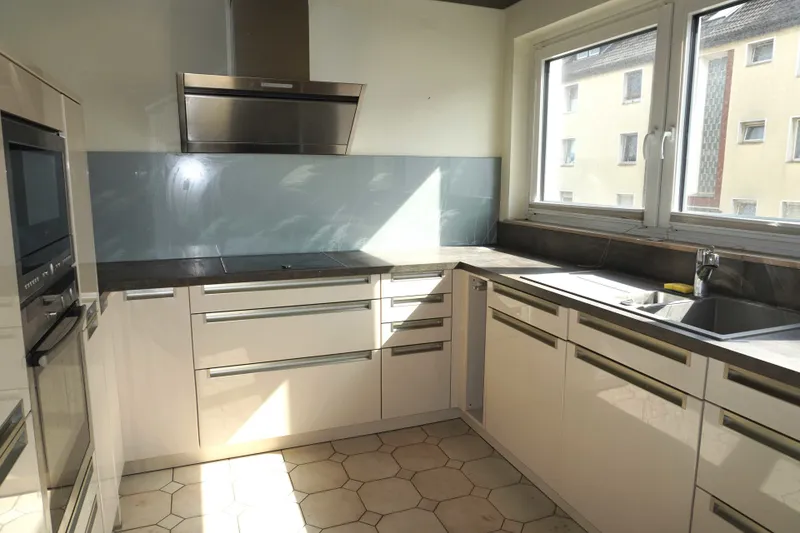 1.OG: Einbauküche inklusive