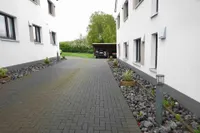 Zufahrt zum Carport