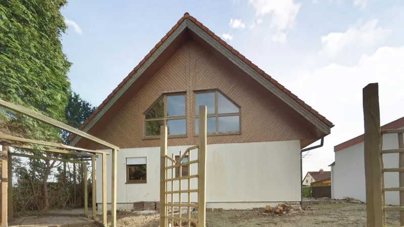 Renovierungsbedürftiges Einfamilienhaus zum günstigen Preis