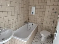 Sehr schöne 2 Zimmer-DG-Wohnung OHNE Balkon mit innen liegendem Wannenbad in EssenWest/Frohnhausen