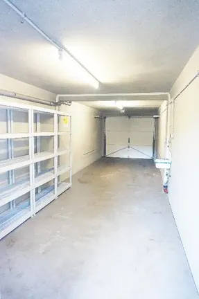 große Doppelgarage