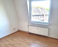 großzügiges Wohnzimmer