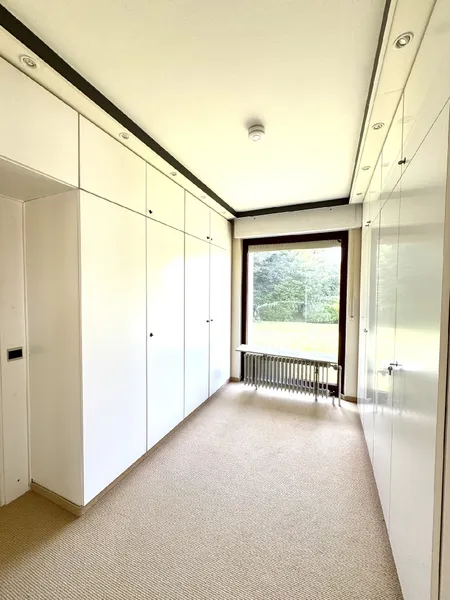 mittiger Ankleidebereich