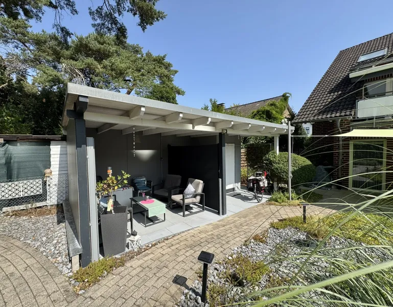 Pergola mit Abstellraum