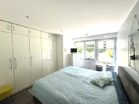Schlafzimmer mit Einbauschrank
