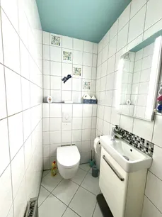 separates Gäste-WC