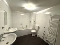 modernisiertes Badezimmer