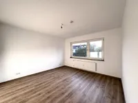 geräumiges Schlafzimmer