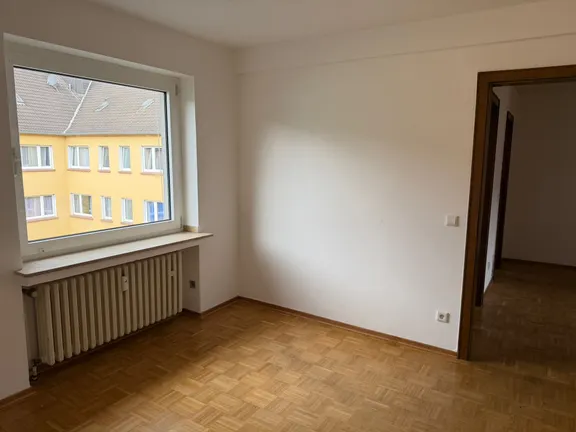 Kinderzimmer mit Parkettboden