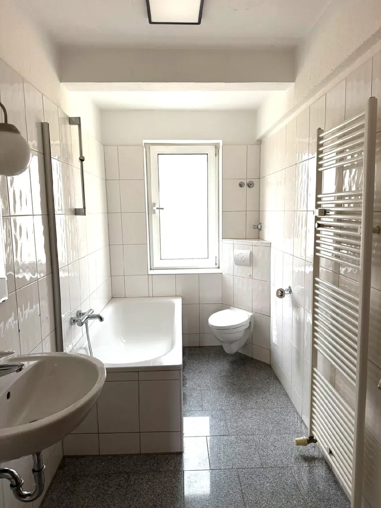 Große 3-Zimmer Wohnung in Frohnhausen! - Foto 3