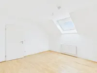 geräumiges Schlafzimmer