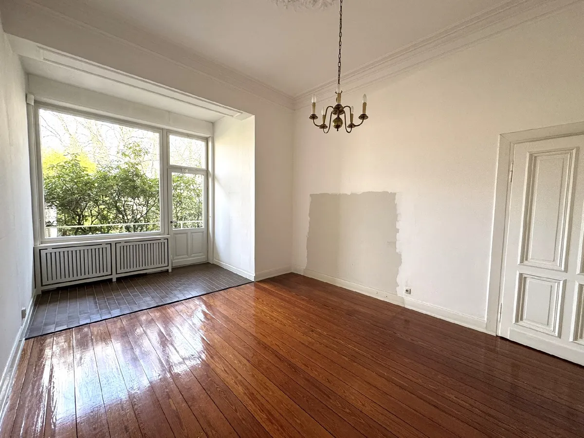 Kaminzimmer mit Gartenzugang