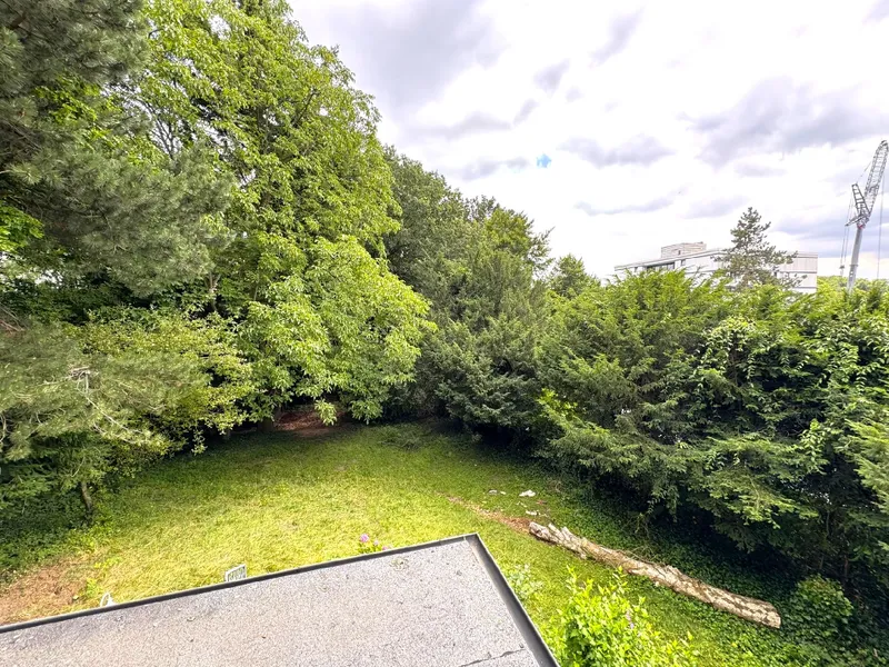 ...mit Ausblick ins Grüne