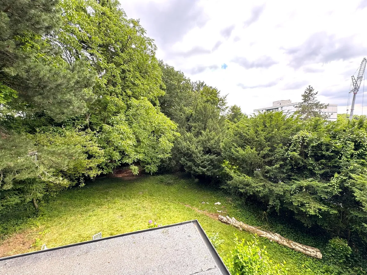 ...mit Ausblick ins Grüne